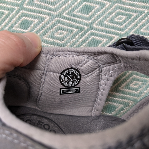 Keen Seacamp Youth Sandals in Gray & Rose - Picture 9 of 11